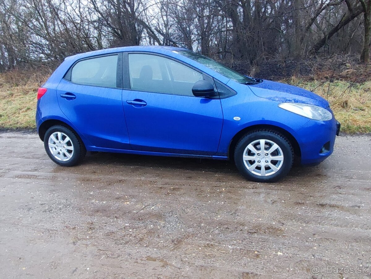 Predám mazda 2 1.5benzin 5dver. - 8