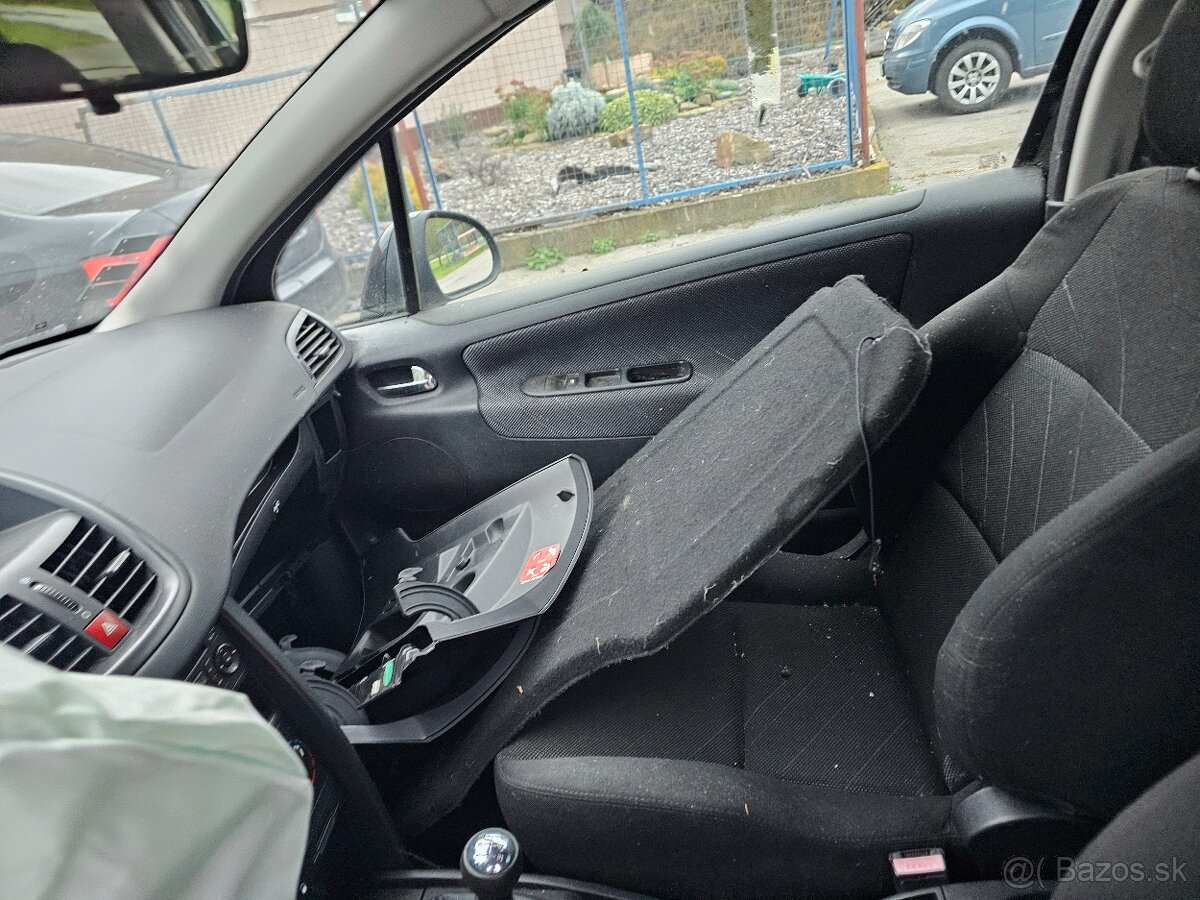 Peugeot 207 1.4hdi - 8