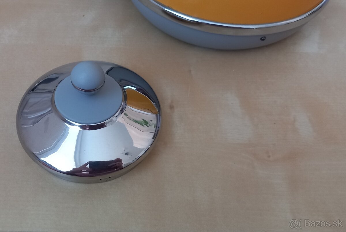 Rýchlovarná konvica De'Longhi KBOC 2001.Y v žltej farbe - 8