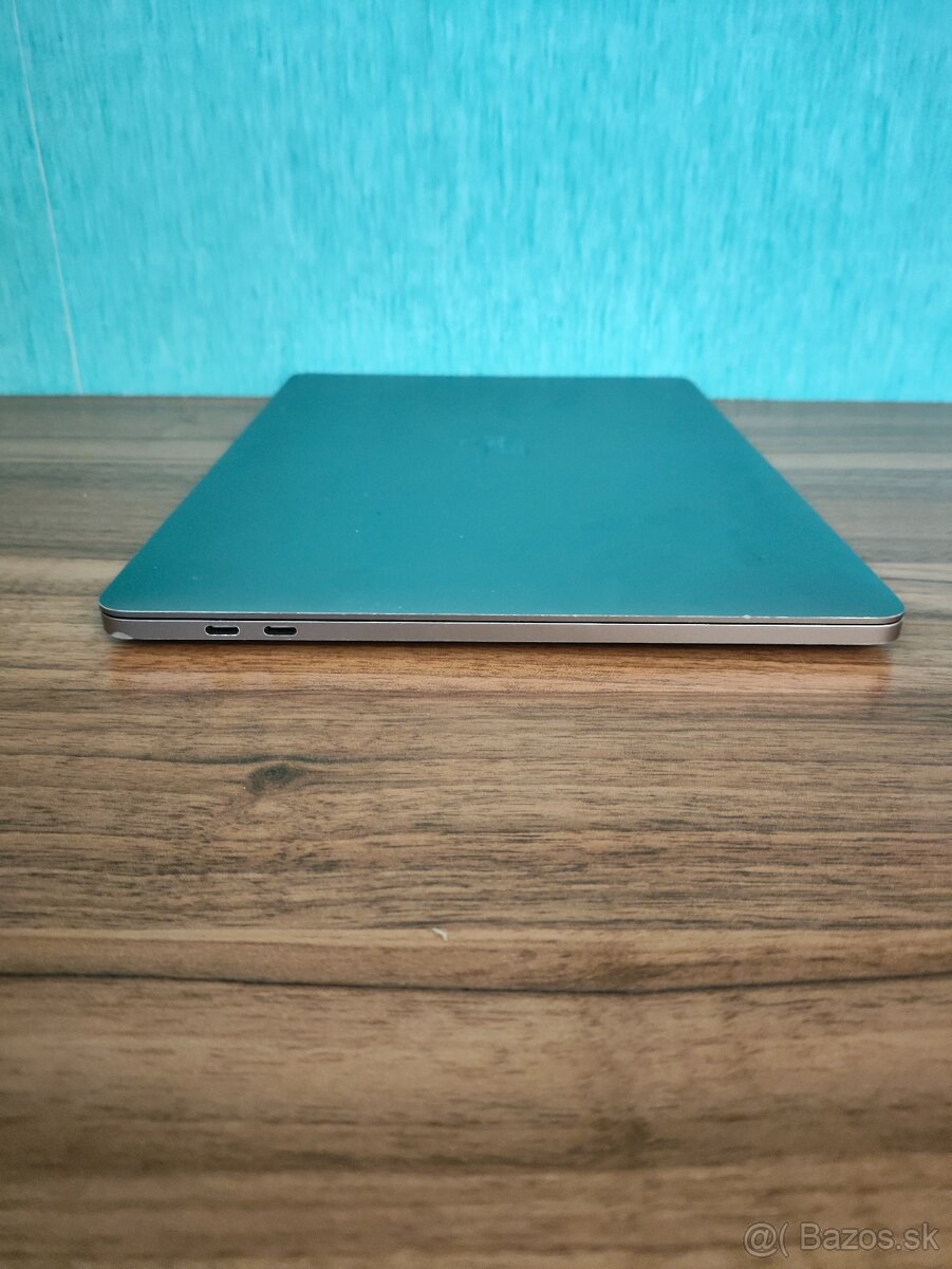 MacBook Pro 13 2019 | i5 • 8GB • 256GB SSD - 8