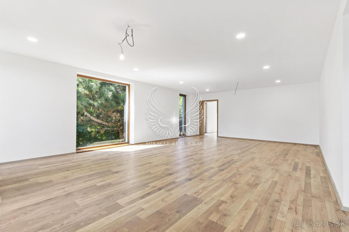 NOVOZREKONŠTRUOVANÝ 3PODLAŽNÝ ROD. DOM SO ZÁHRADOU POD LESOM - 8