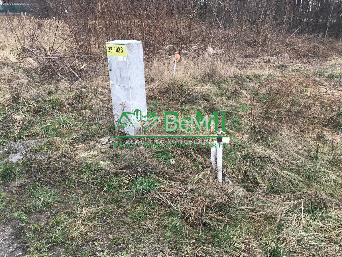 Pozemok Štitáre (800 m2) ,v slepej uličke pod lesom ID 539- - 8