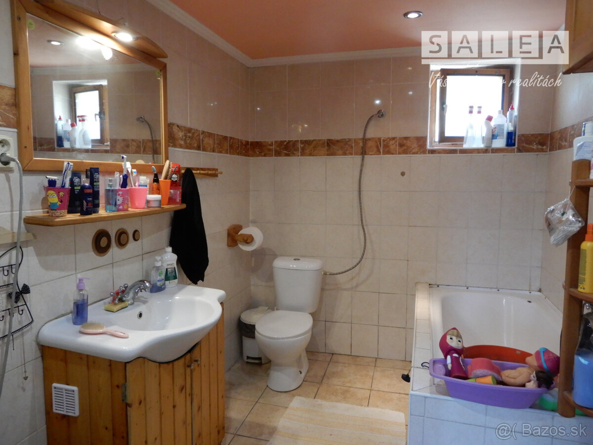 Útulný rodinný dom, 13 m2, garáž, letná kuchyňa, Veľké Ludin - 8