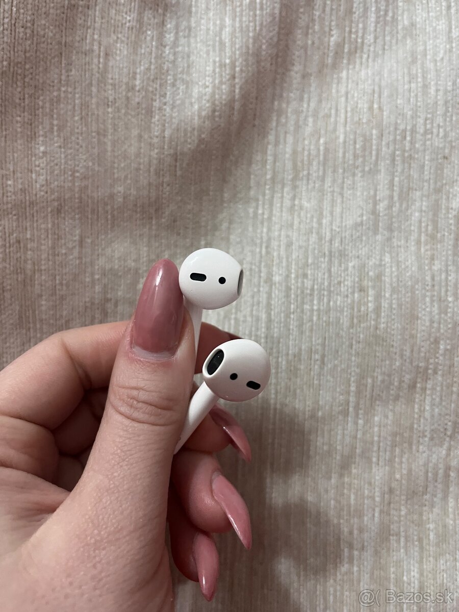 Apple AirPods 2 generácie - 8