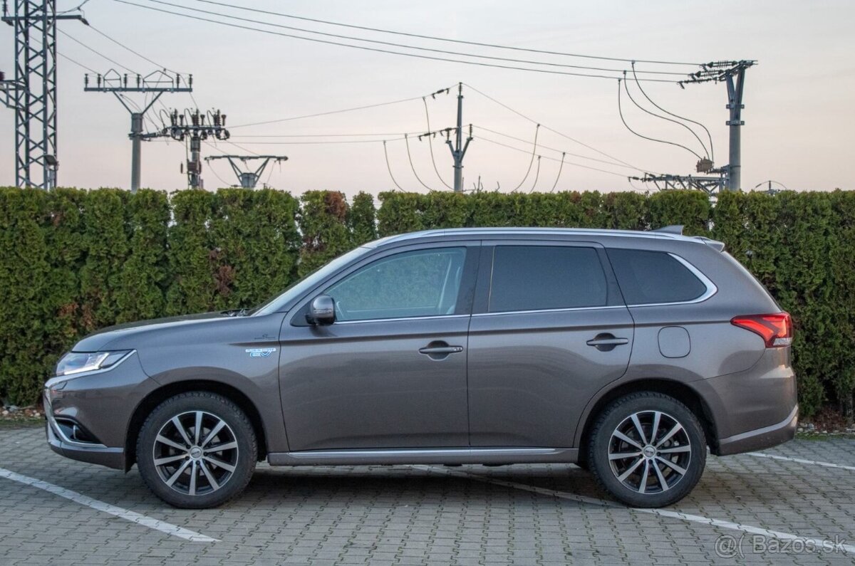 Mitsubishi Outlander 2.0i PHEV Hybrid - ODPOČET DPH - 8