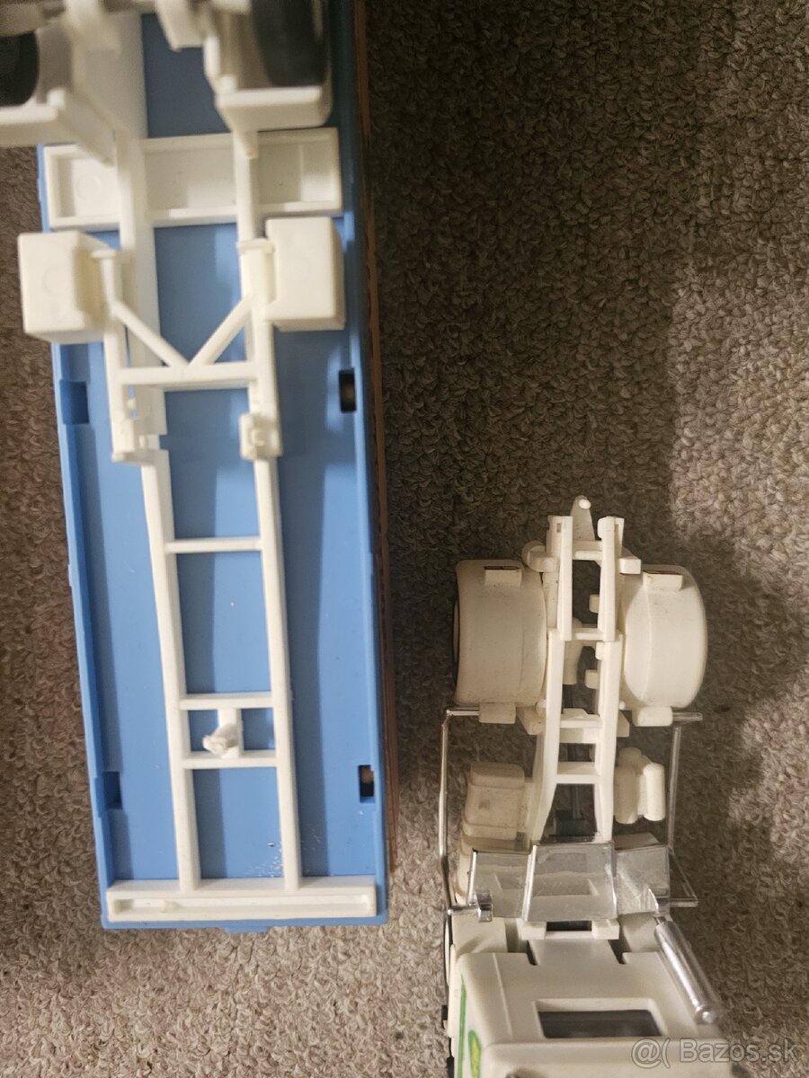 Dve autička Liaz - 8