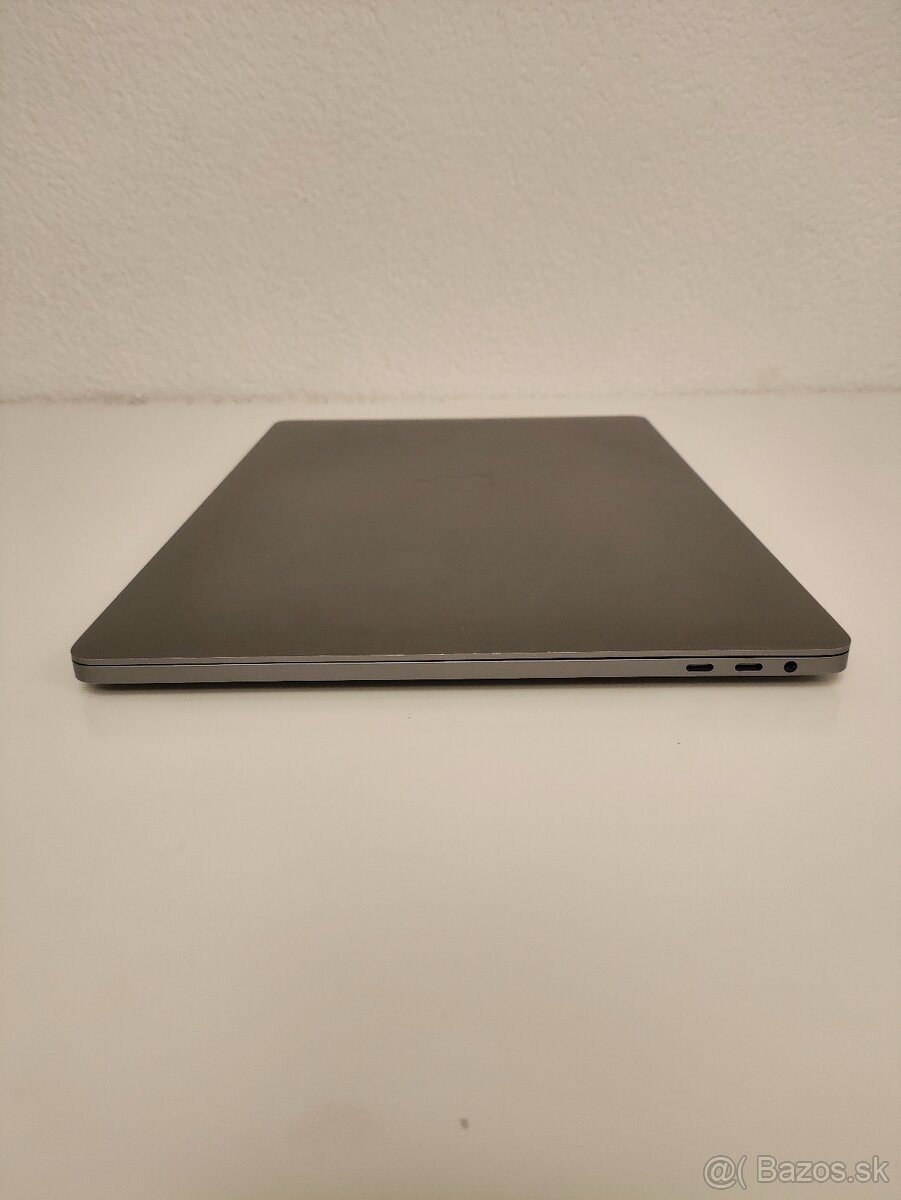 MacBook Pro 16 2019 | i7 • 16GB • 512GB SSD - 8