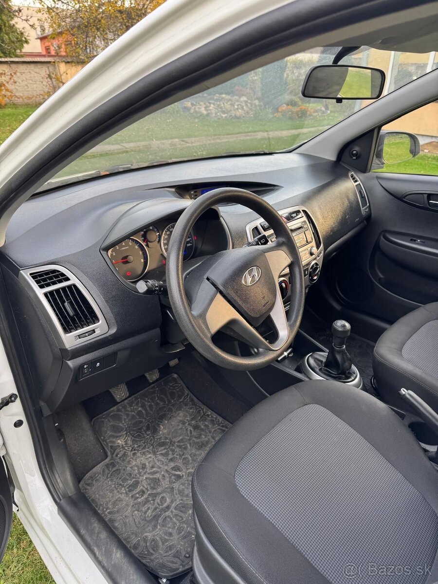 Hyundai i20 1.2 Benzín (2014) - 8