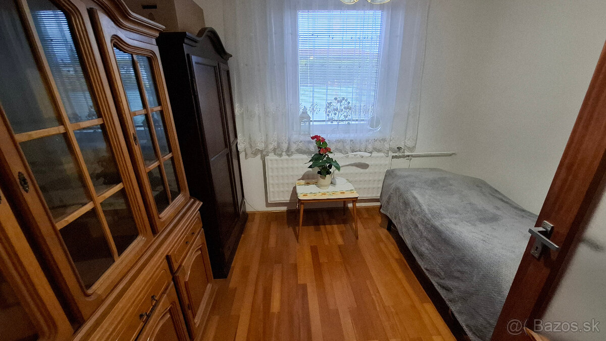Na predaj 6i rodinný dom v tichej časti mesta Senica. - 8