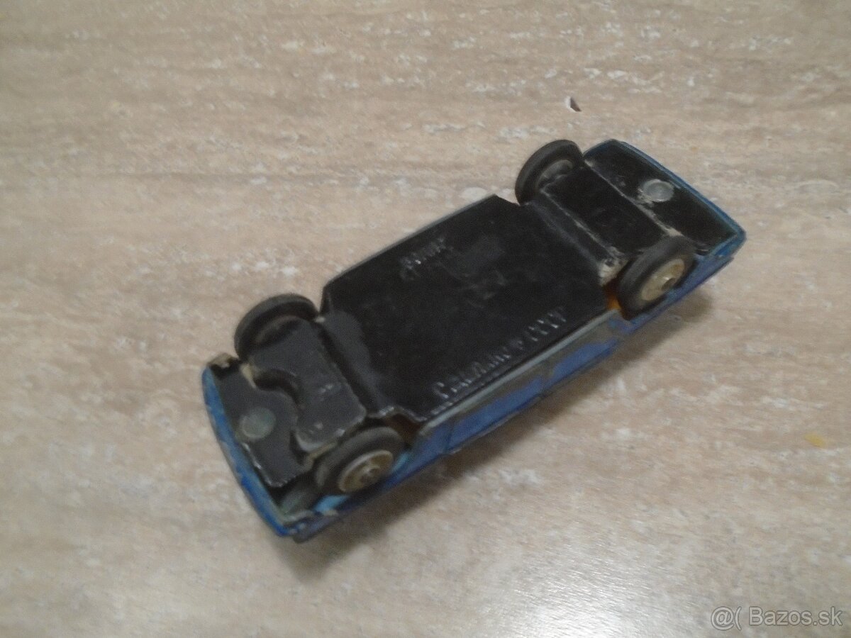 Stará Hračka Volha 24 USSR - 8