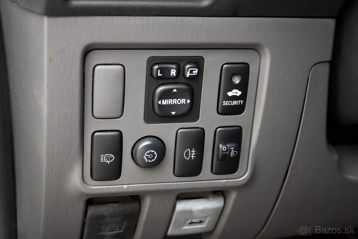 Toyota Hilux DC 3.0 I D-4D Sol A/T, 126kW, A5 08/2012 - 8