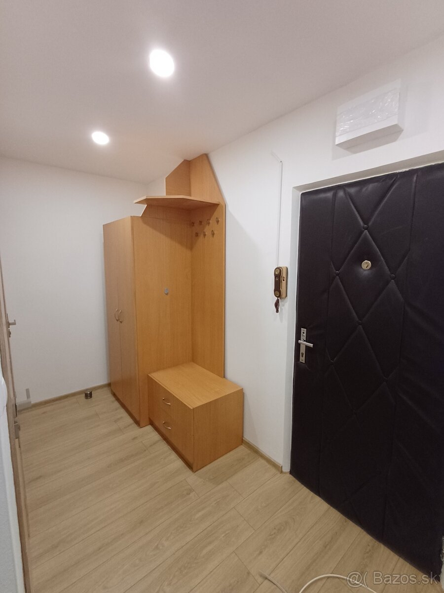 1-izbový slnečný byt na Vlčincoch - 8