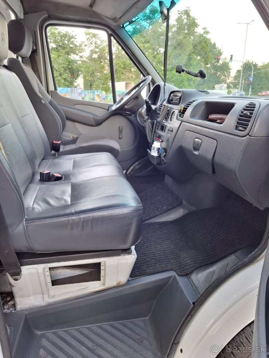 Predam Mercedes-Benz odťahove vozidlo - 8