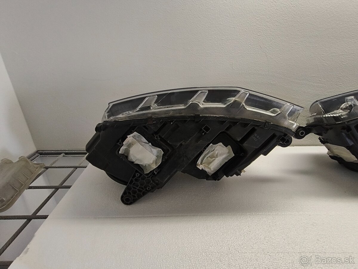 Škoda Octavia 3 predné bixenon D3S LED - 8