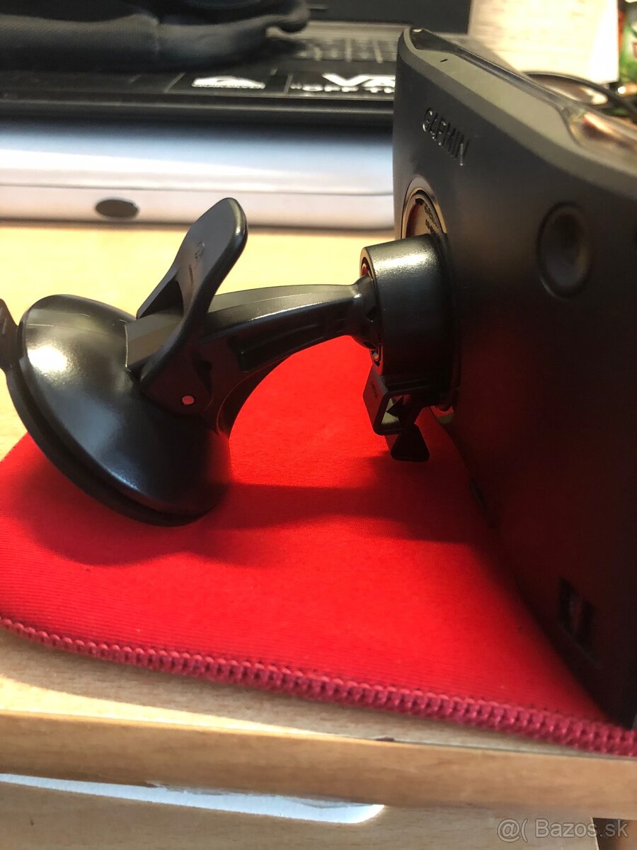 predám navigáciu Garmin - 8