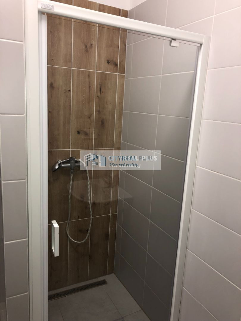 Predám prerobený 1-izbový byt len 8 km od NZ - 8