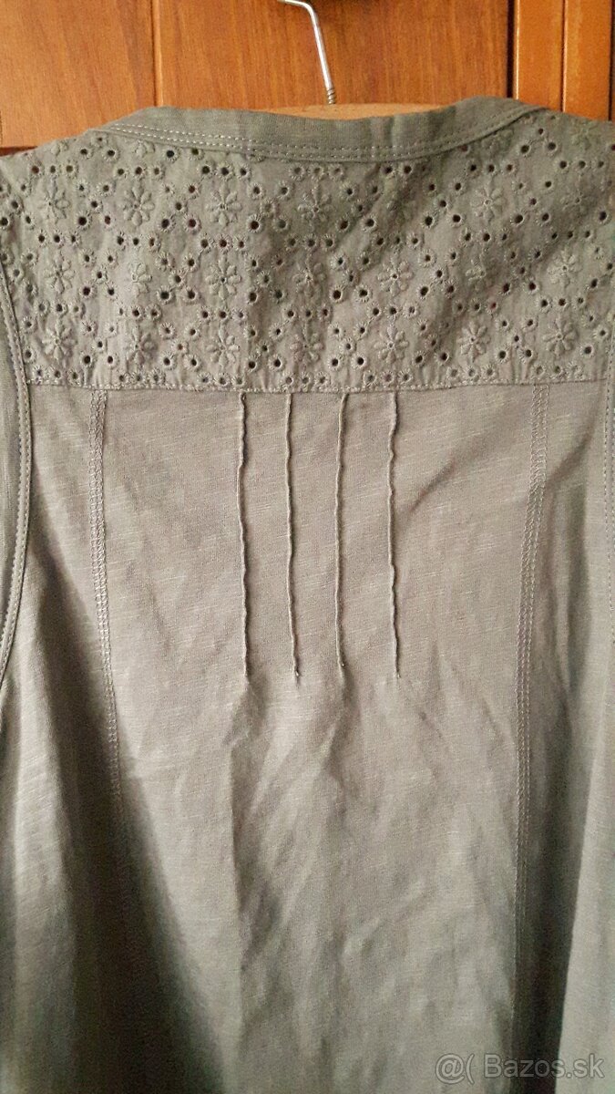 Pekná madeirová vestička - 8