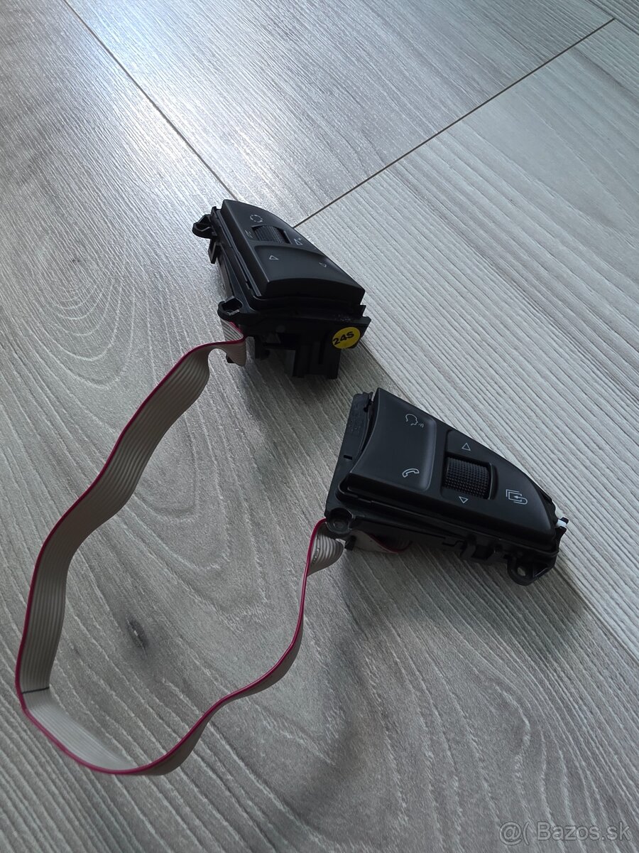 Tlačítka multifunkčního volantu Škoda 5E0919719L - 8