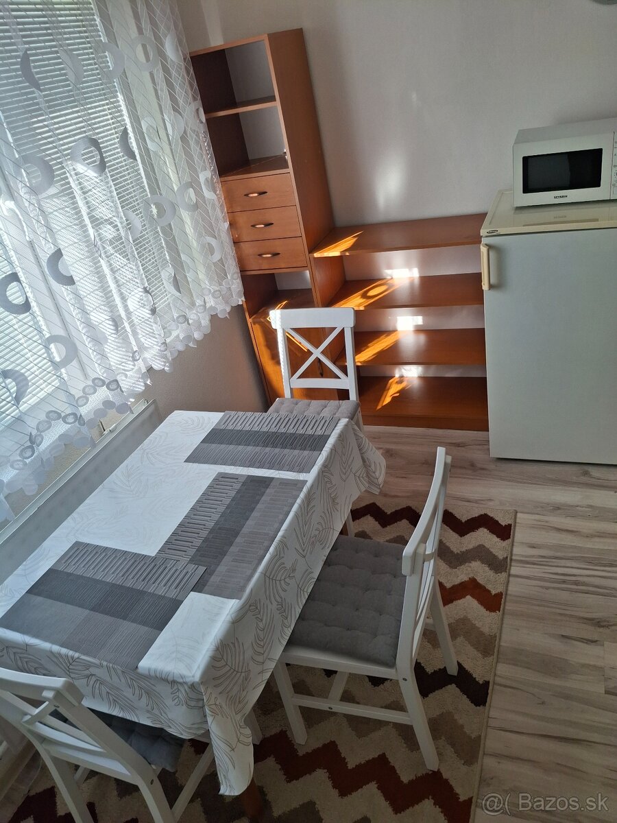 Prenájom 1- izbového bytu, Lipt. Mikuláš - 8