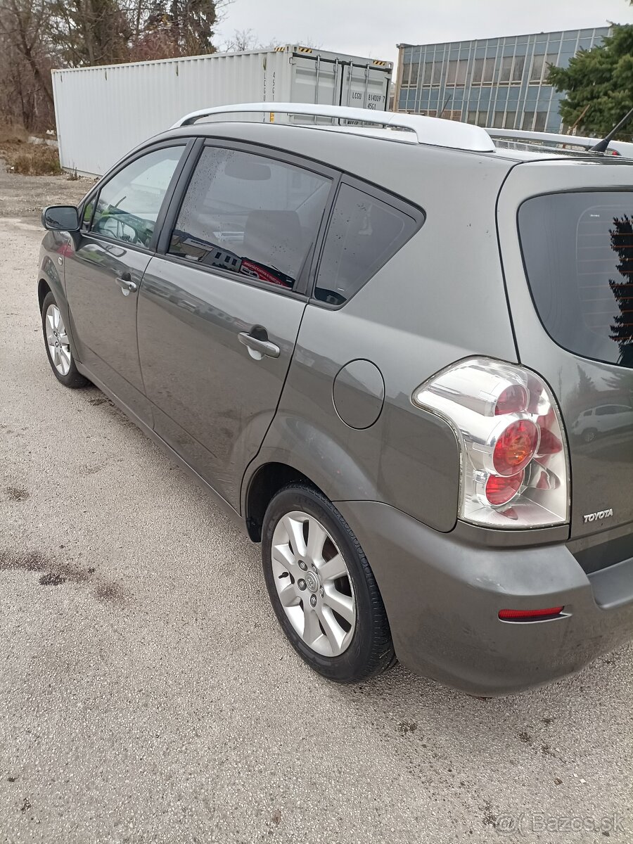 Predám Toyota Corollu Verso - 8