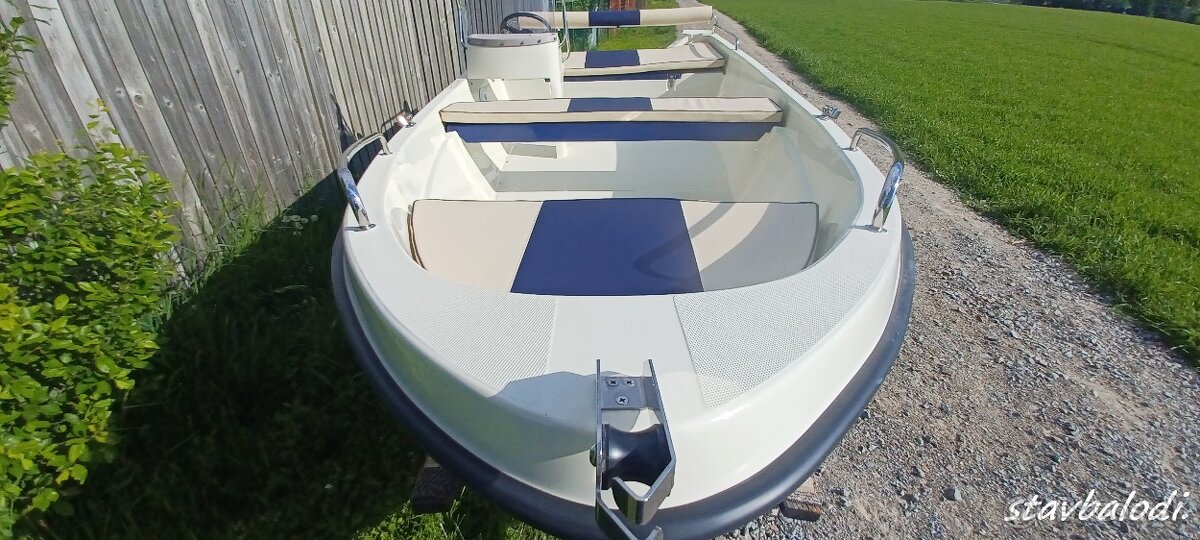 Motorový čln, loď Any 430 - 8