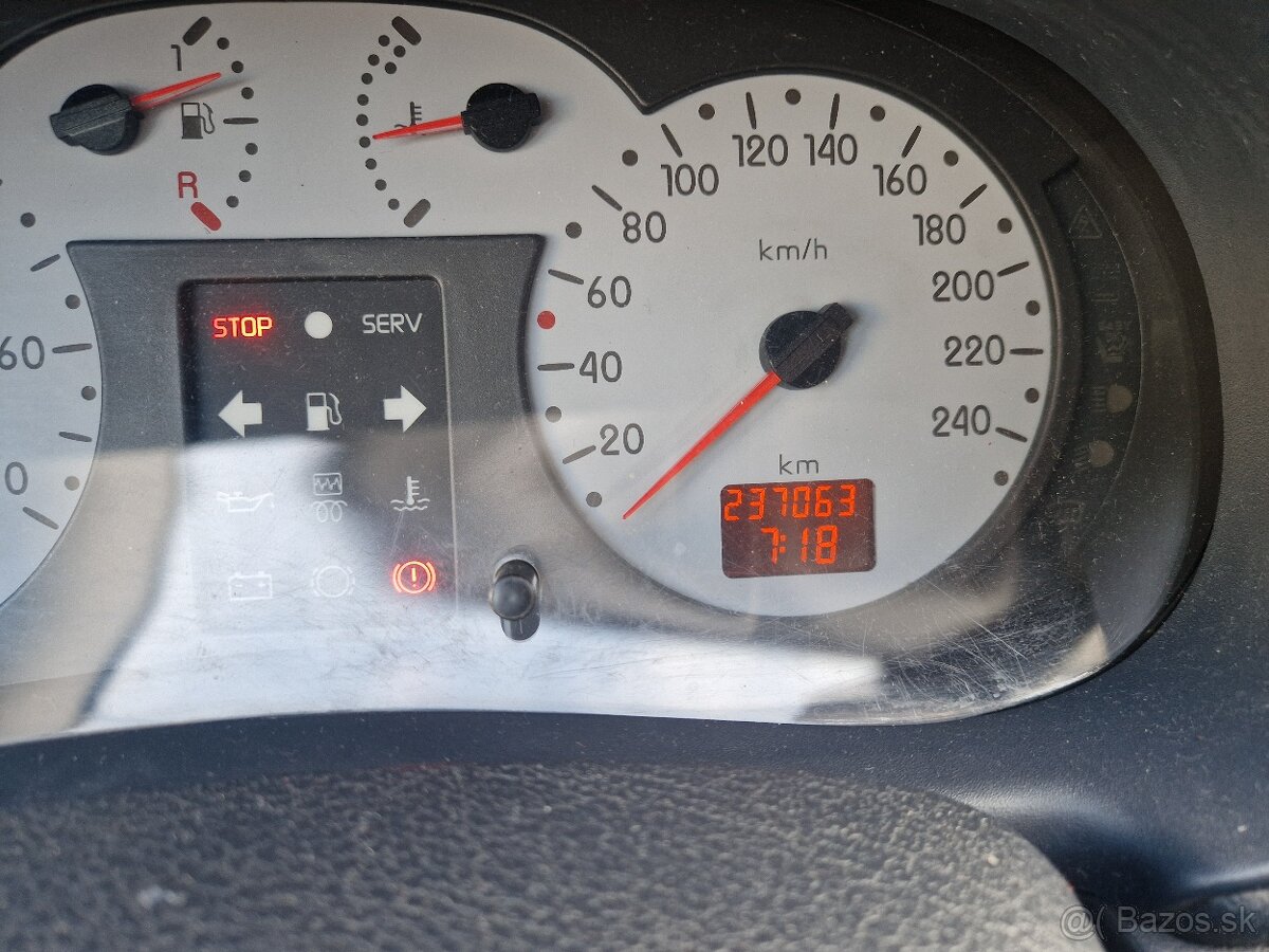 Renault Thalia 1.4 - 8