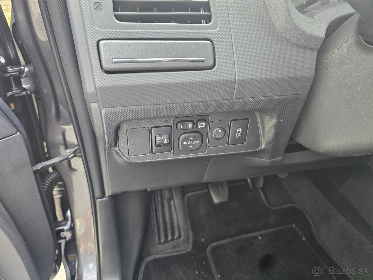 Toyota Auris 1,6 benzin - 8