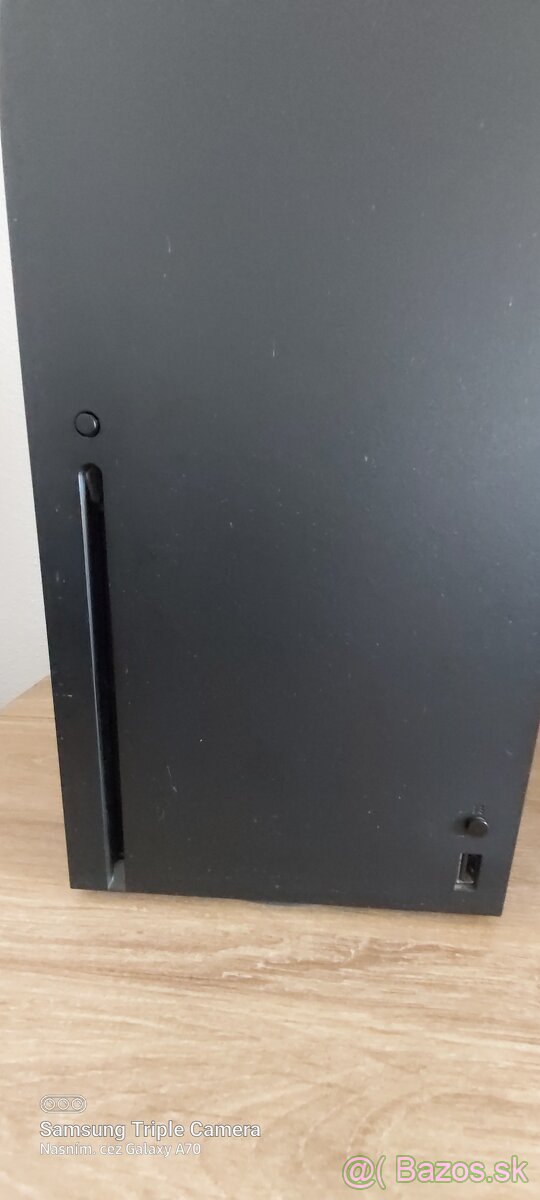 Xbox Series X + 2 ovládače + nabíjacia stanica + Blue-ray - 8