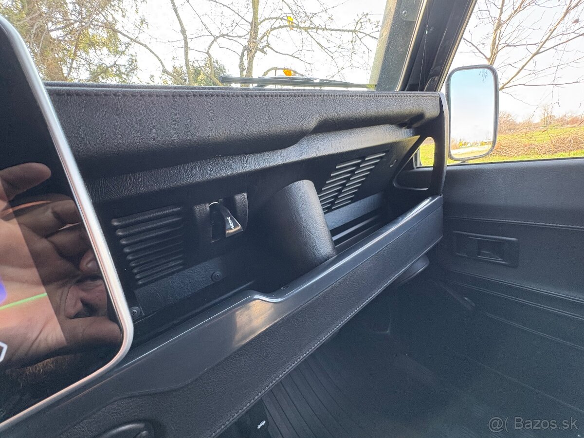 Land Rover Defender 110 Td5 - 8