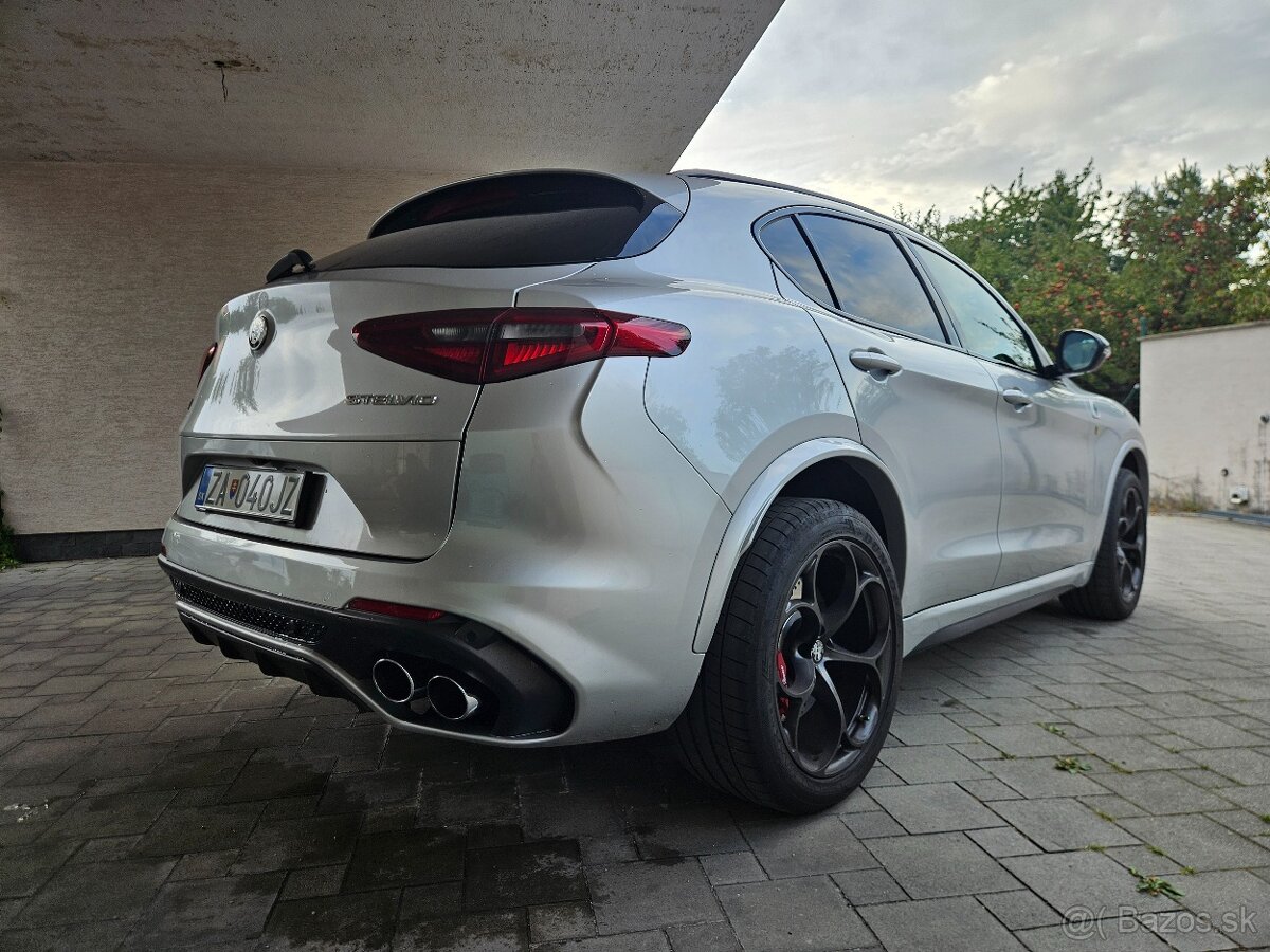 Alfa romeo stelvio quadrifoglio - 8