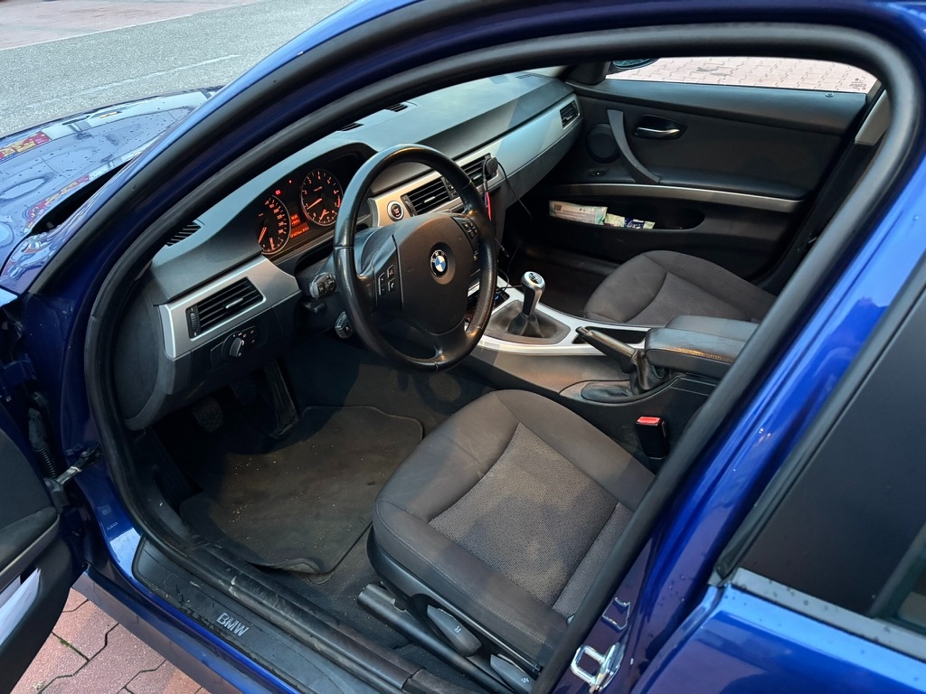 BMW 318i E90 95kW benzín na predaj - 8