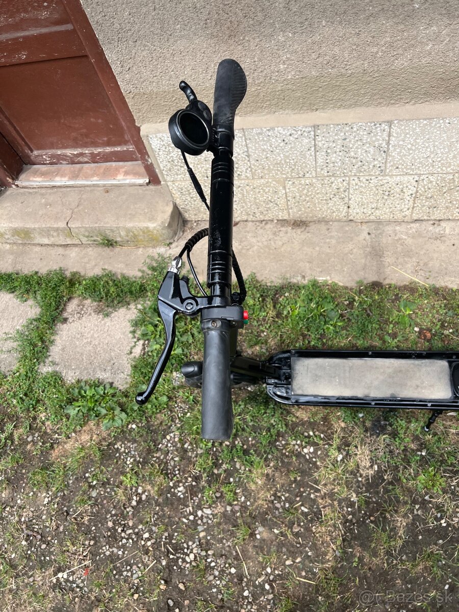 Elektricka kolobežka - 8