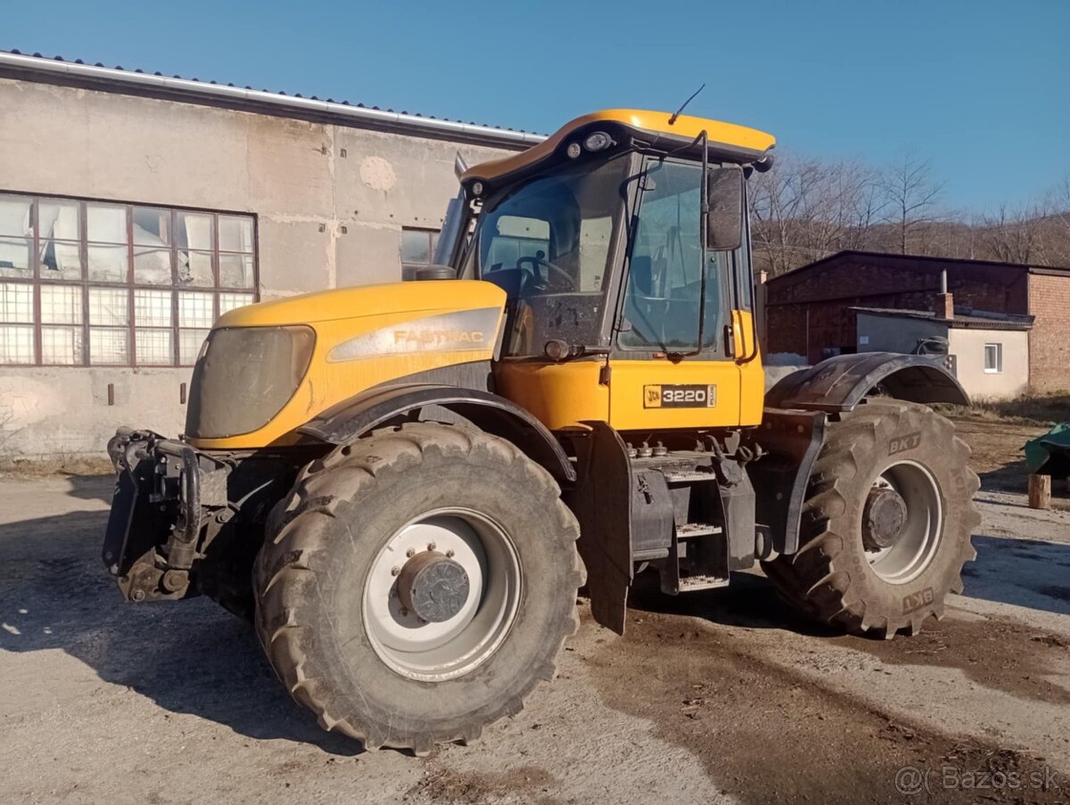 Predám JCB fastrac 3220 - 8