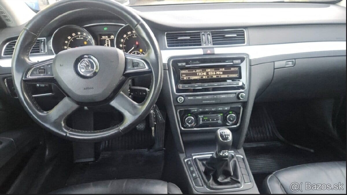 ŠKODA SUPERB COMBI 2.0 TDI - 8