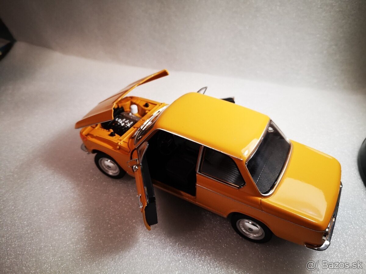 Predám nový zberateľský model veterána BMW 2002, - 8