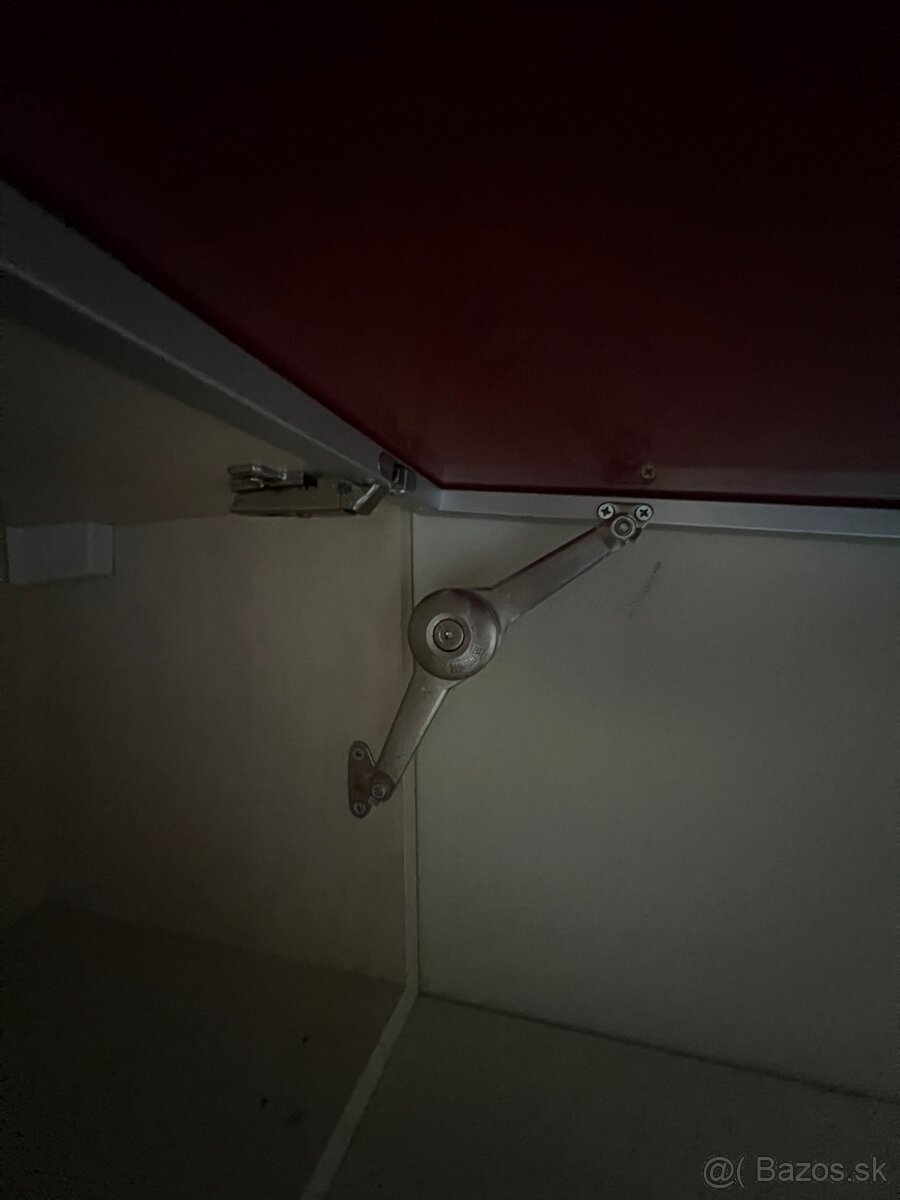 Skrinky závesné 3ks - 8