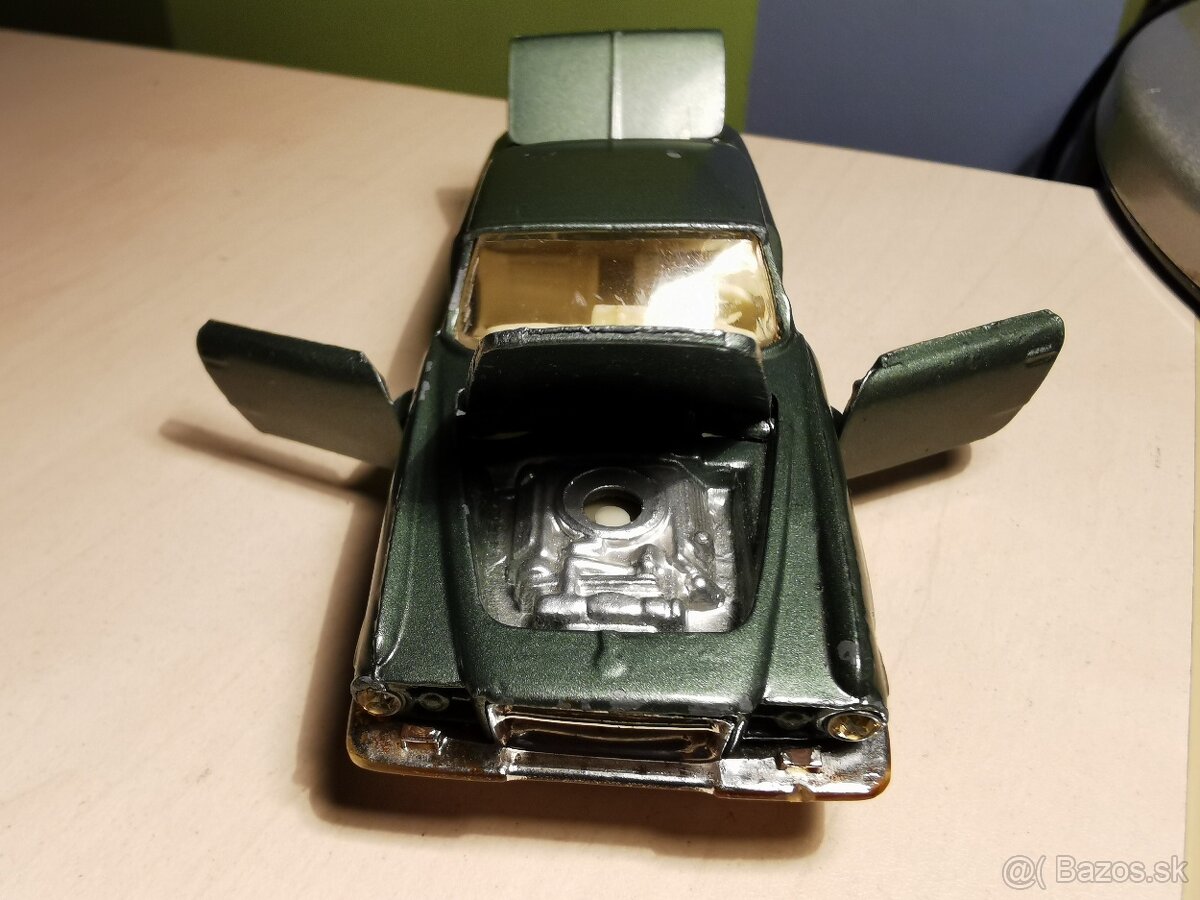 Corgi toys Ghia Chrysler - 8