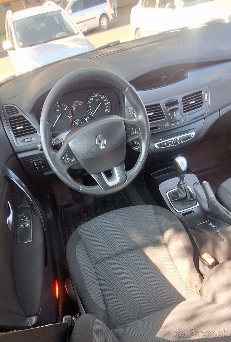 Renault Laguna III 1.5 DCI - 8