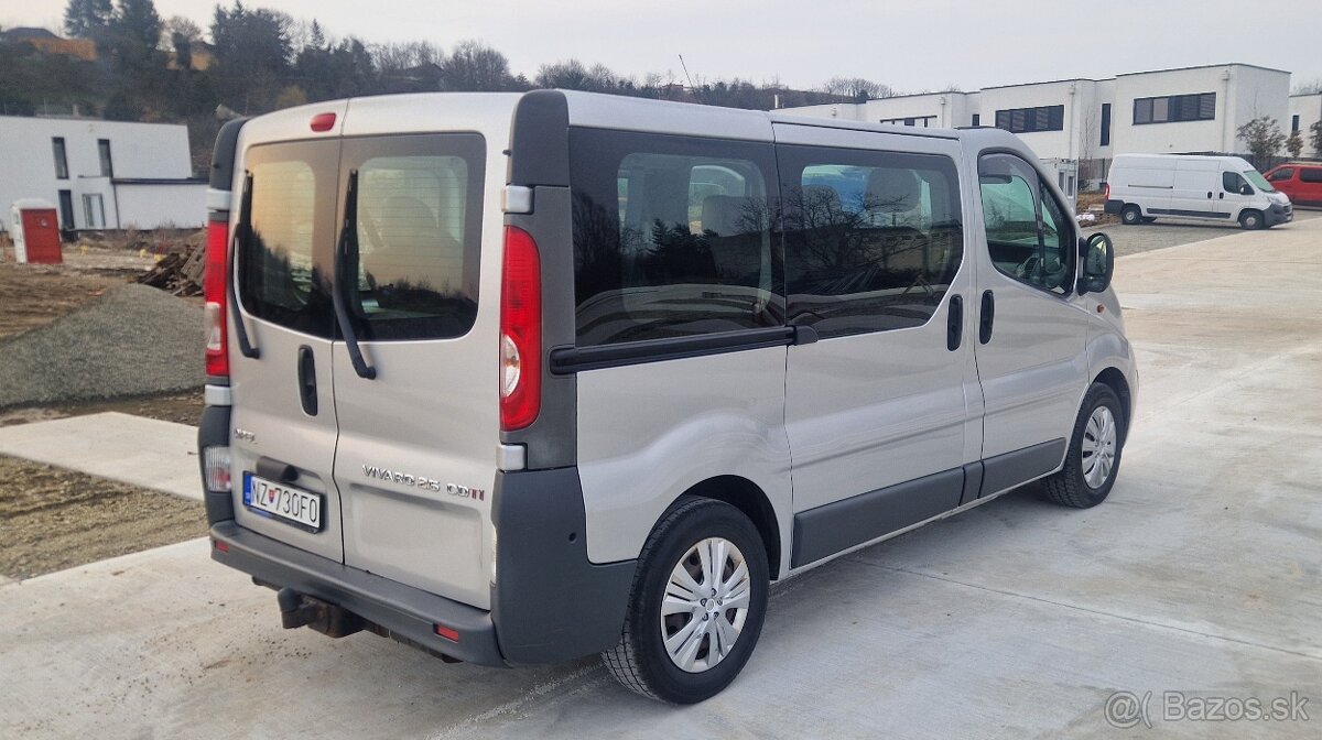 Opel Vivaro 2.5 CDTi 9 miest - 8