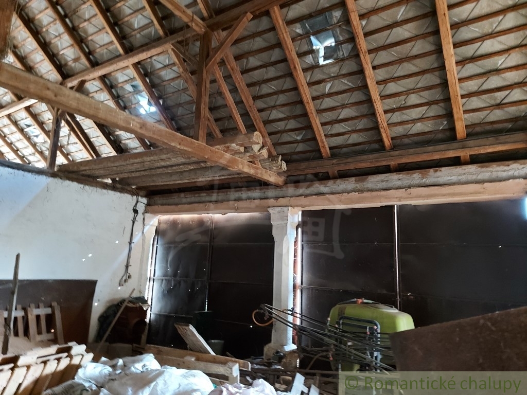 Romantická stodola blízko Búčskeho jazera - 8