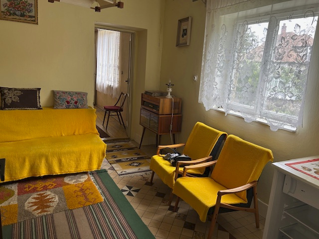 Na predaj: Rodinný dom s veľkým pozemkom v pokojnej lokalite - 8