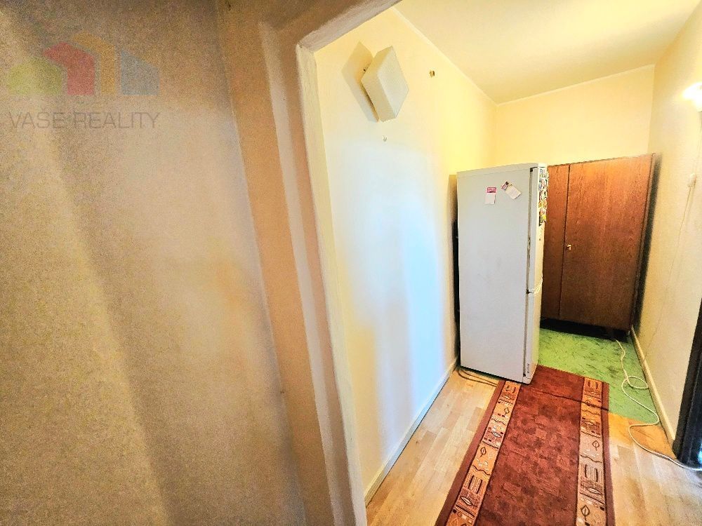 1 IZBOVÝ BYT BÁNOVCE NAD BEBRAVOU/ VEĹKOMETRÁŽNY / 42 m2/ BA - 8