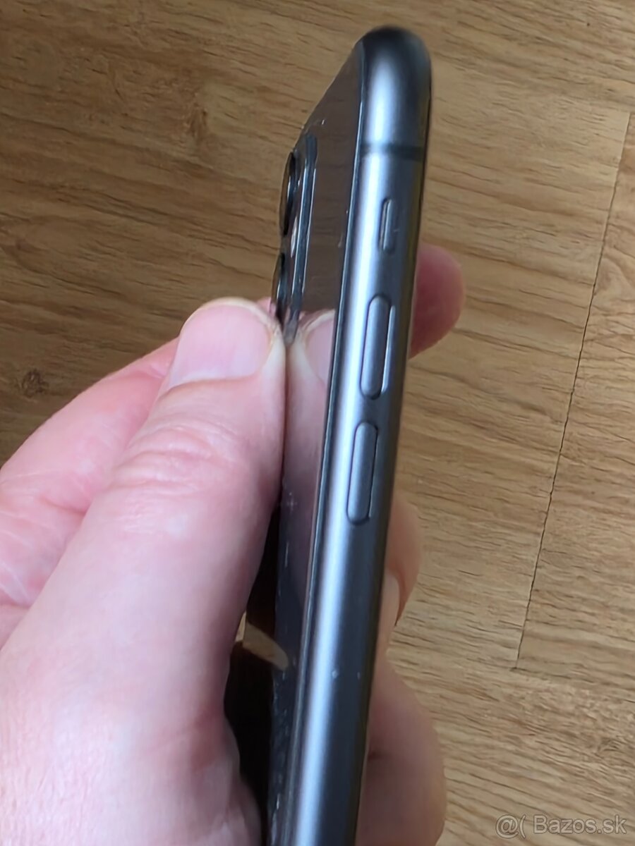 Apple iPhone 11 64 GB black + silikónový obal - 8