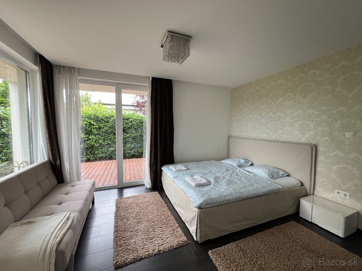 Prenajmem 4-izbový rodinný dom so vstupom do jazera – Green - 8