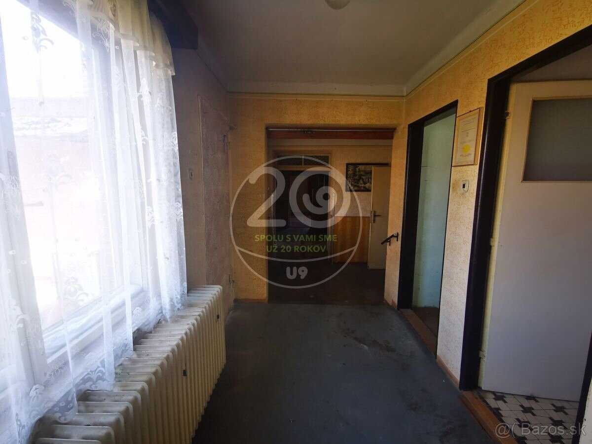 Priestranný rodinný dom Veľké Uherce s pozemkom 1 209 m2 - 8