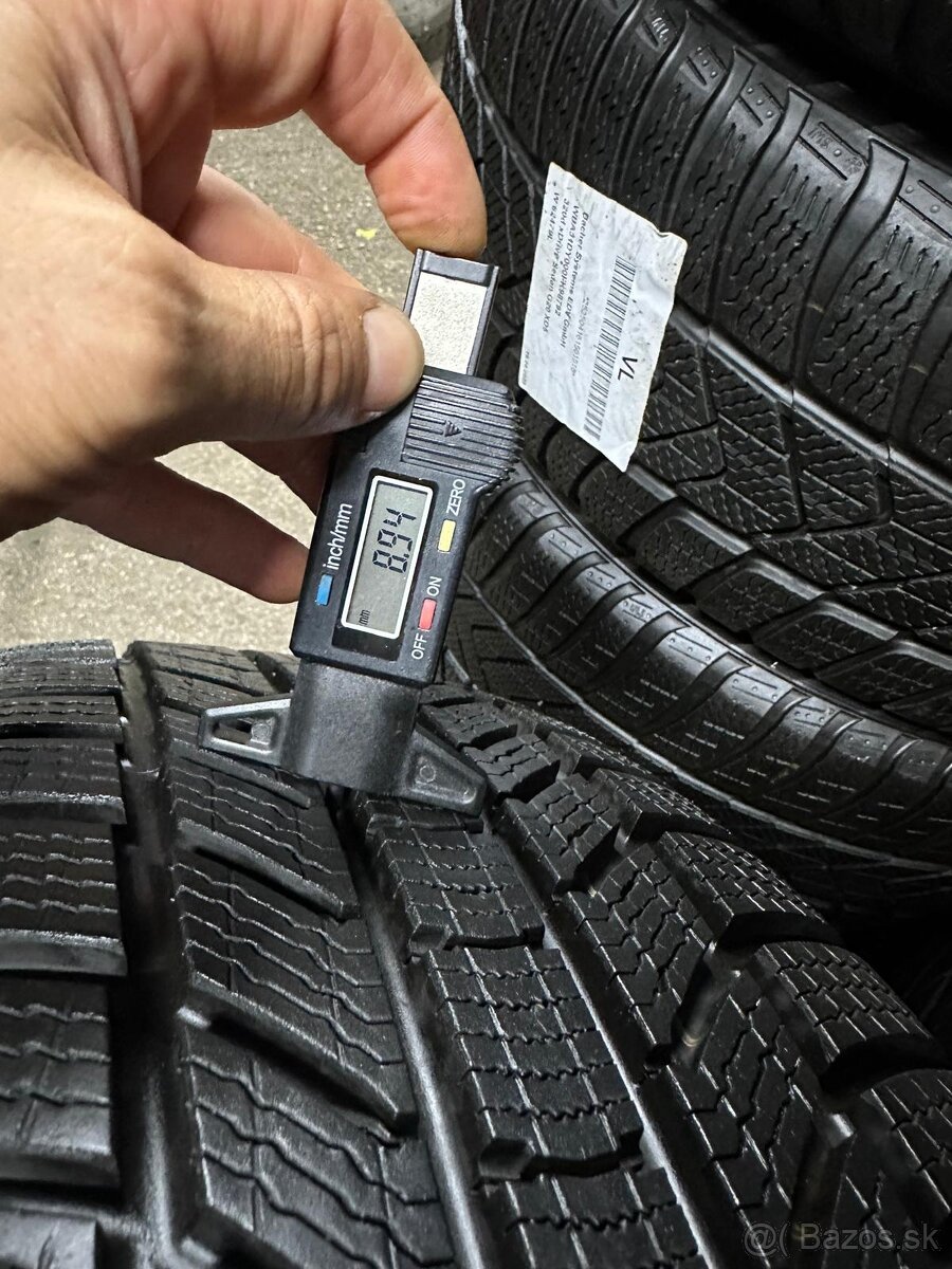 Zimné pneumatiky continental 255/55R20 - 8