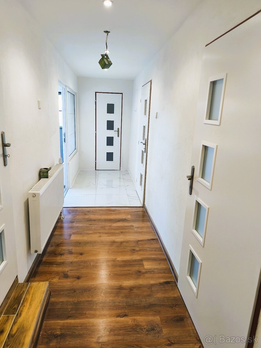 Zrekonštruovaný 3-izbový rodinný dom - 8