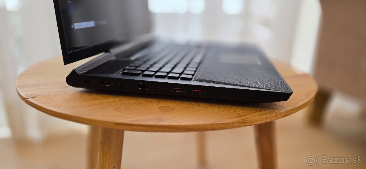 Lenovo Y910 herný notebook - 8