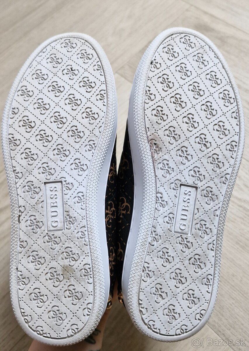 NOVE Guess monogram tenisky 36 - 8