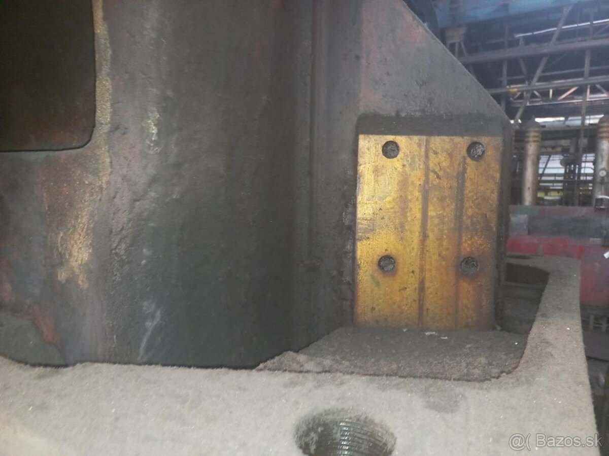 Hydraulický lis ŽĎAS LVH 2500 (948) - 8